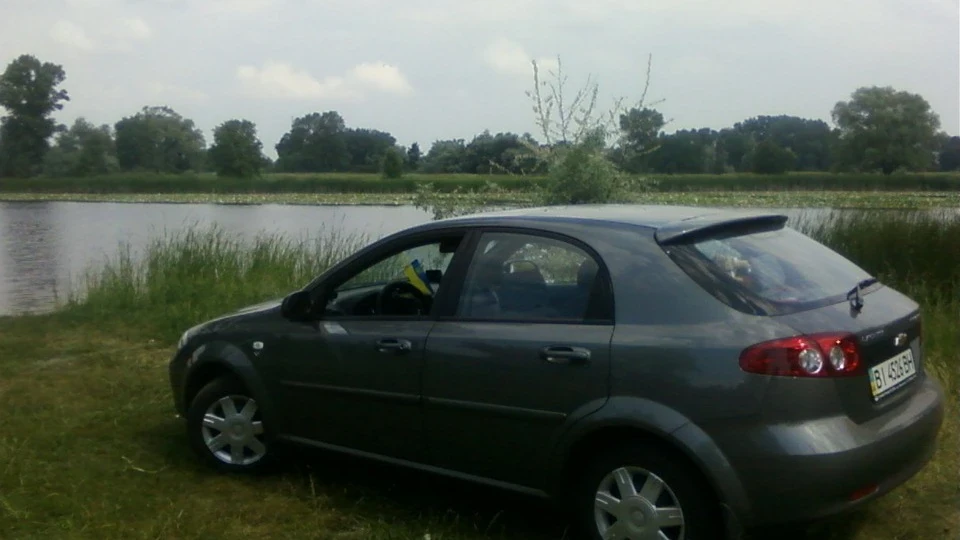 Chevrolet Lacetti 5D Сірий металік 1.6 SE