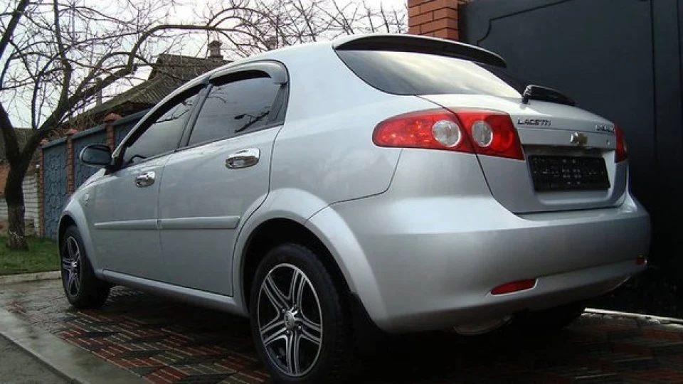 Chevrolet Lacetti 5D silver egg 2