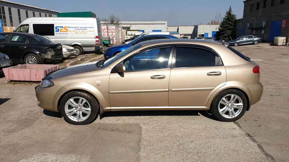 Chevrolet Lacetti 5D SX Плюшка 3