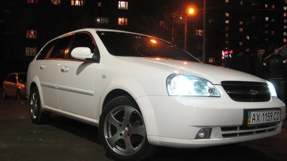 Chevrolet Lacetti SW Black&White 3
