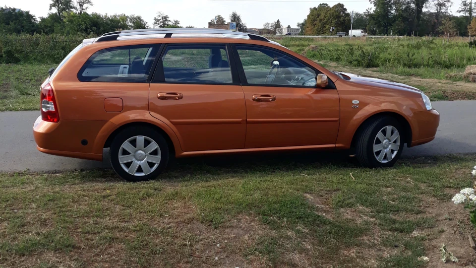 Chevrolet Lacetti SW Руда 3