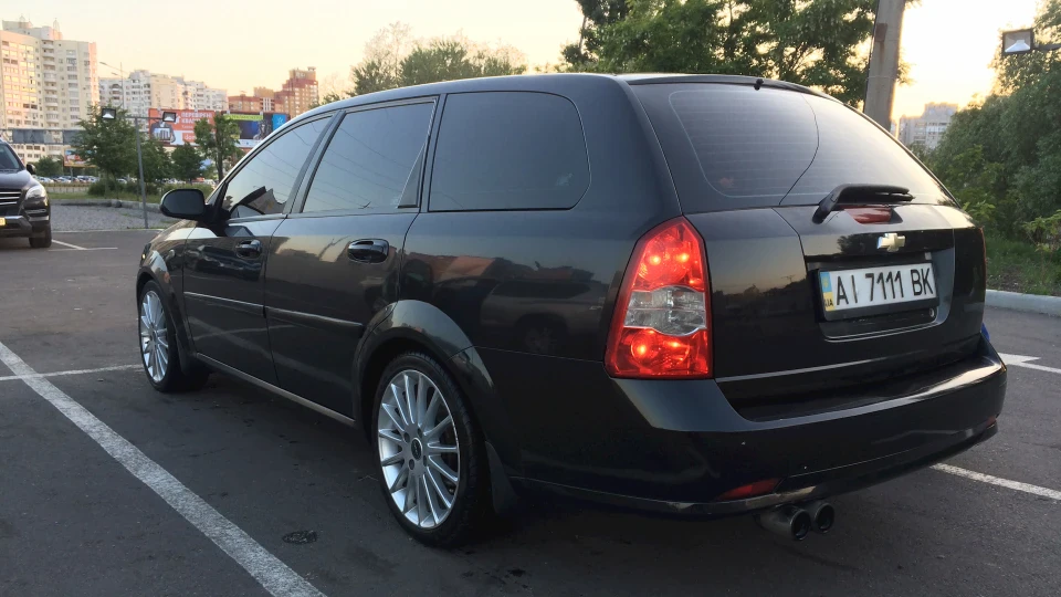 Chevrolet Lacetti SW Schwarzen Wagen 2.0 TCDI 5