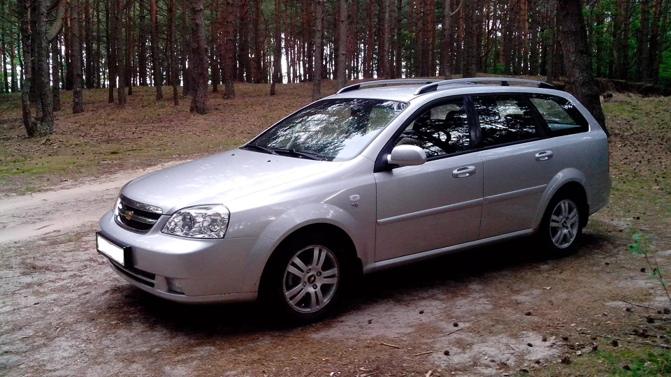 Chevrolet Lacetti SW сріблястий вагон 2
