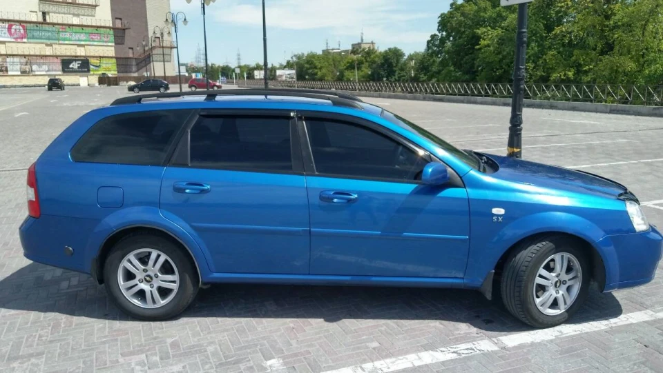 Chevrolet Lacetti SW subaru color 4