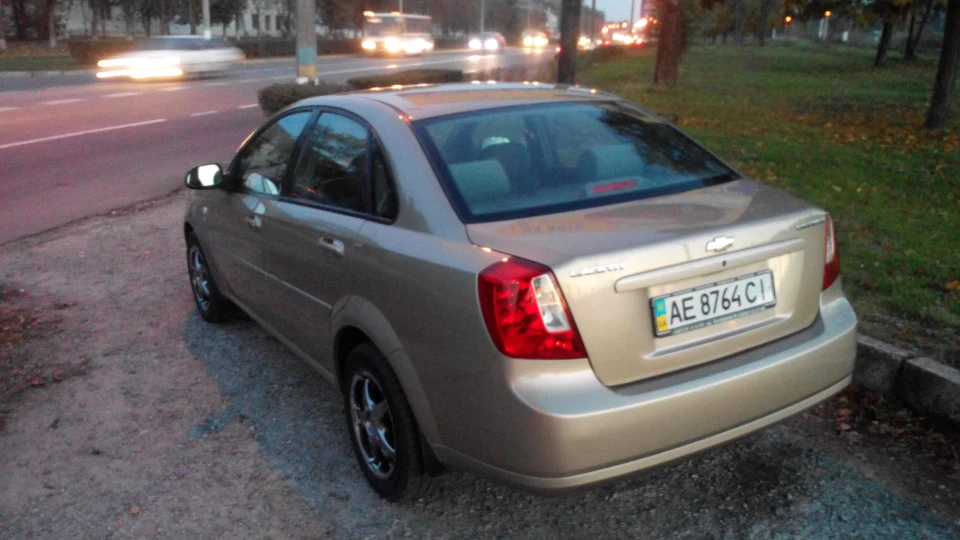 Chevrolet Lacetti 4