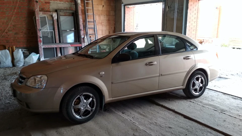 Chevrolet Lacetti 5