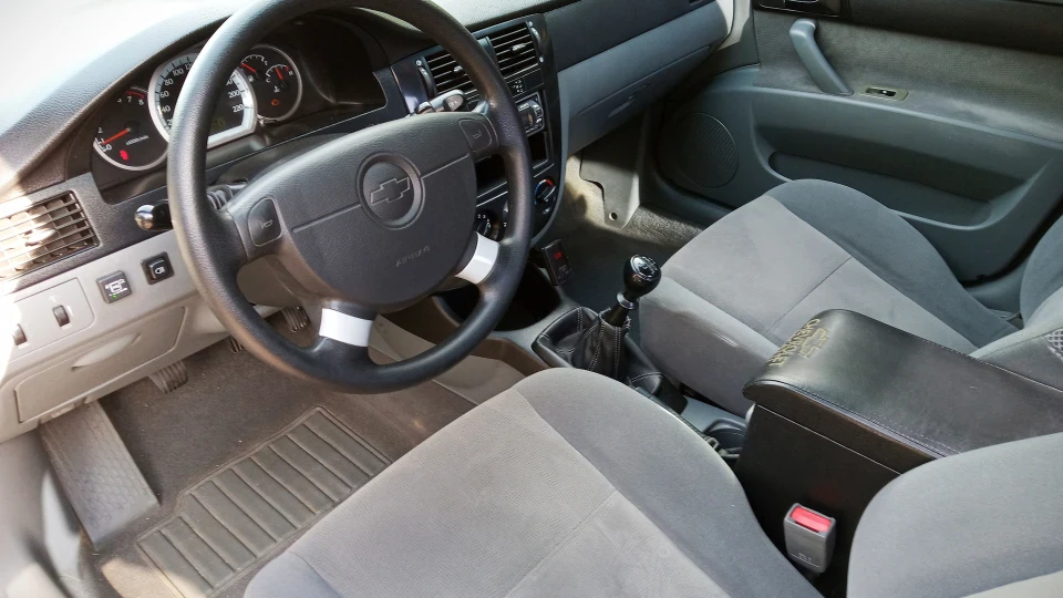 Chevrolet Lacetti 4
