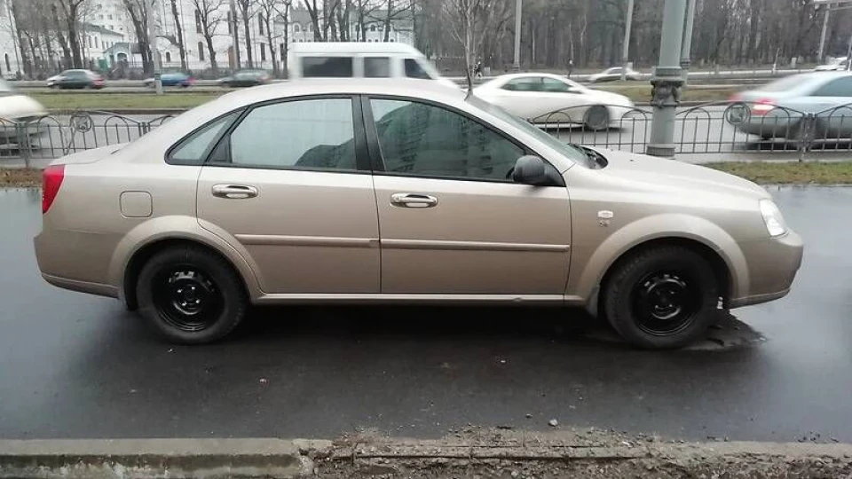 Chevrolet Lacetti 4