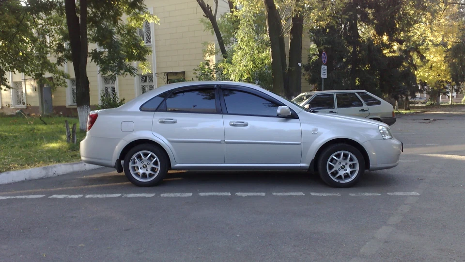 Chevrolet Lacetti 2