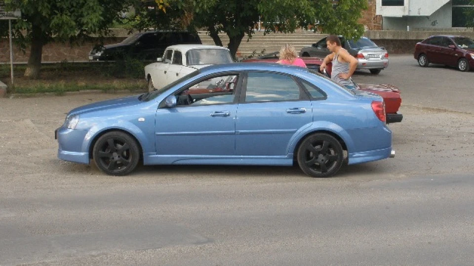 Chevrolet Lacetti 4