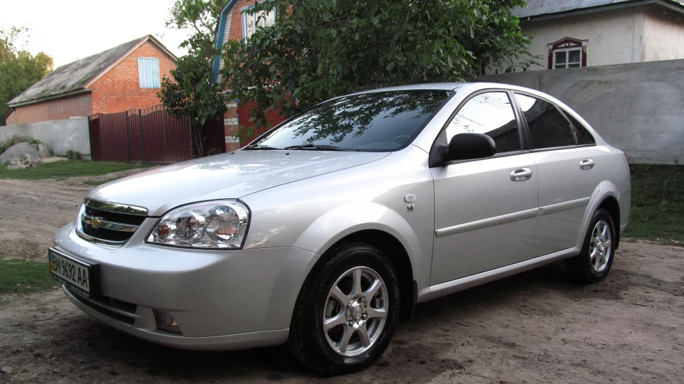Chevrolet Lacetti 4