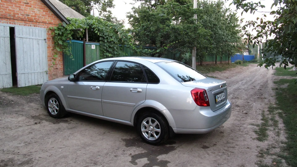 Chevrolet Lacetti 5