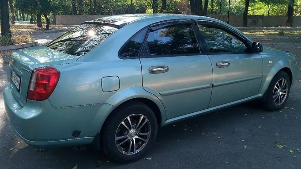 Chevrolet Lacetti 3