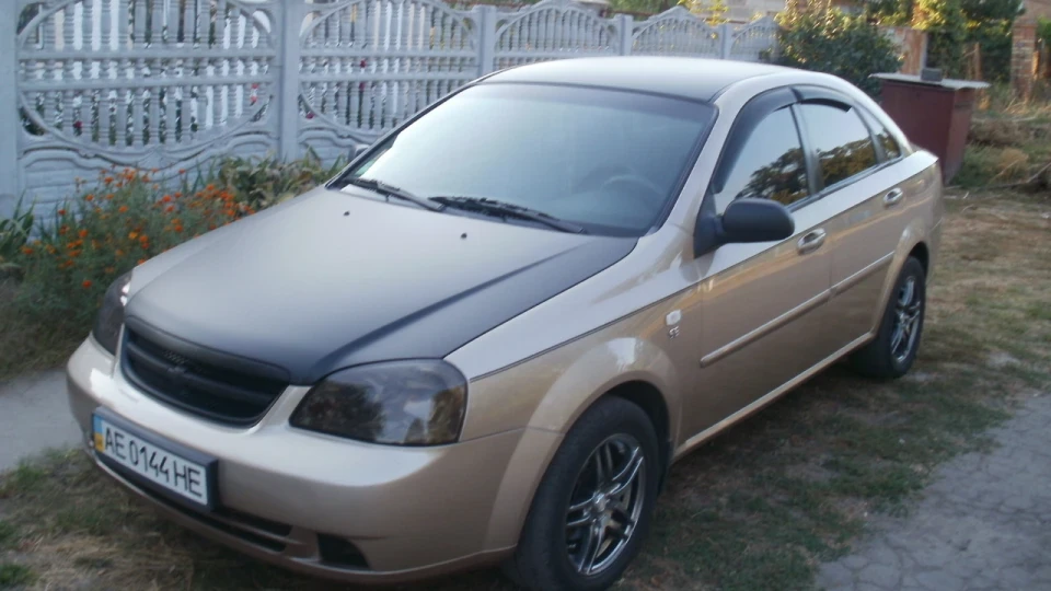 Chevrolet Lacetti 4