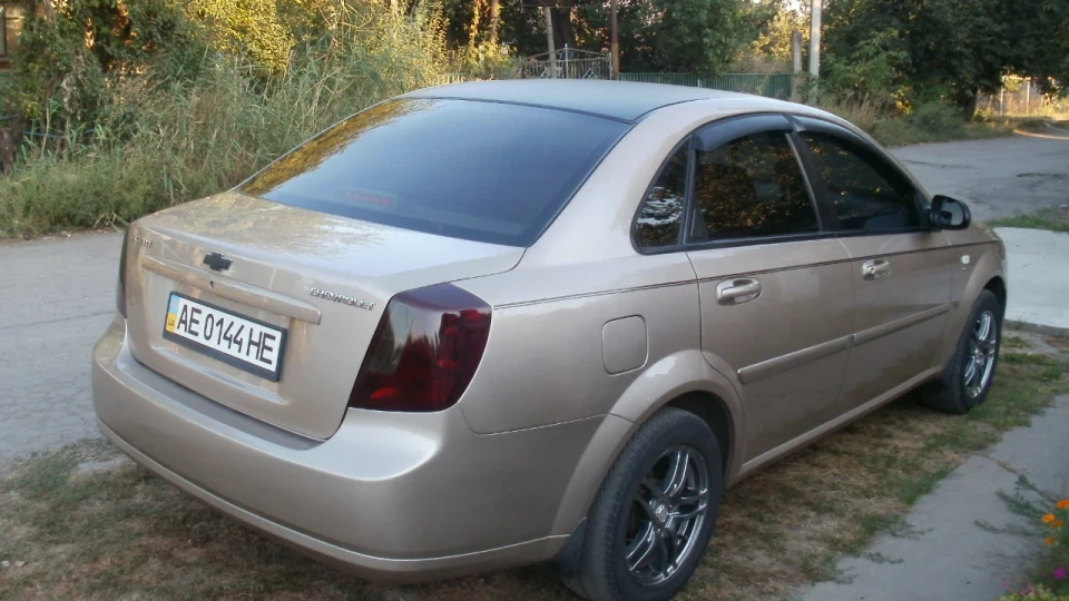Chevrolet Lacetti 5