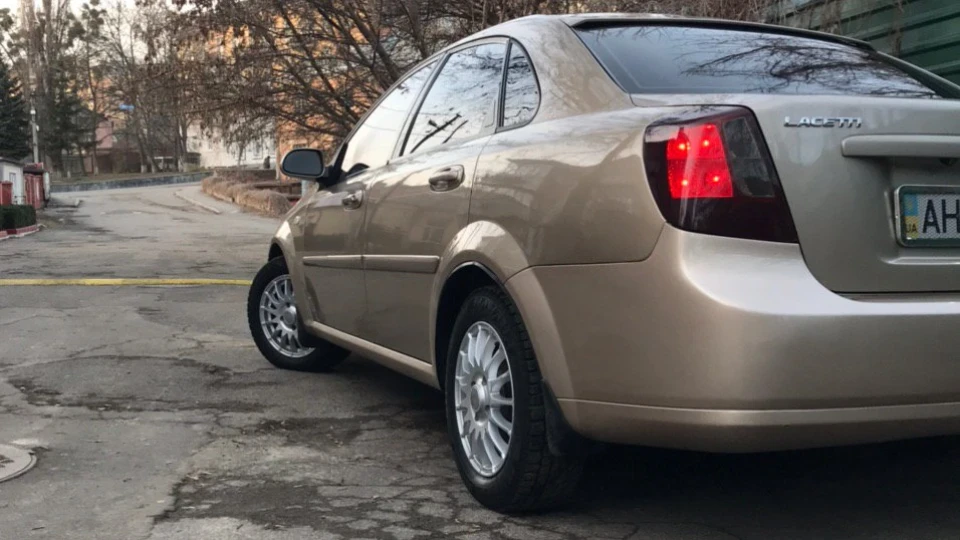 Chevrolet Lacetti 4
