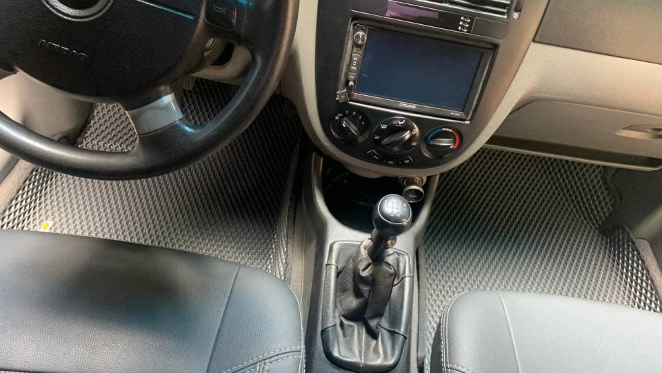 Chevrolet Lacetti 5