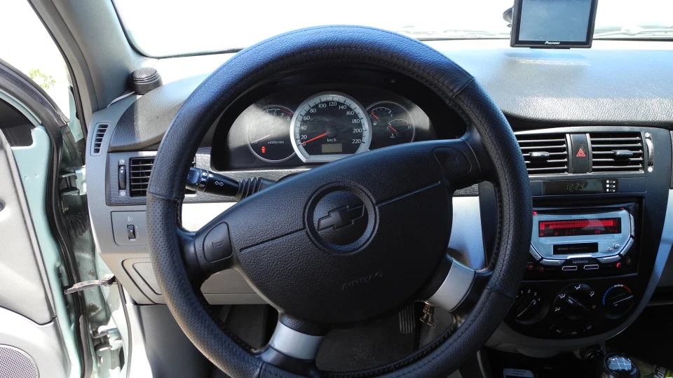Chevrolet Lacetti 4