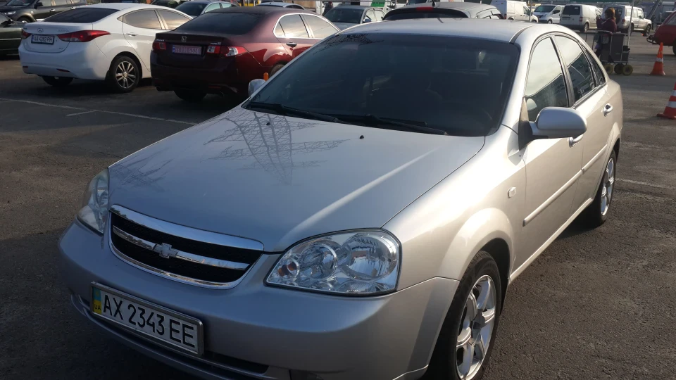 Chevrolet Lacetti 4