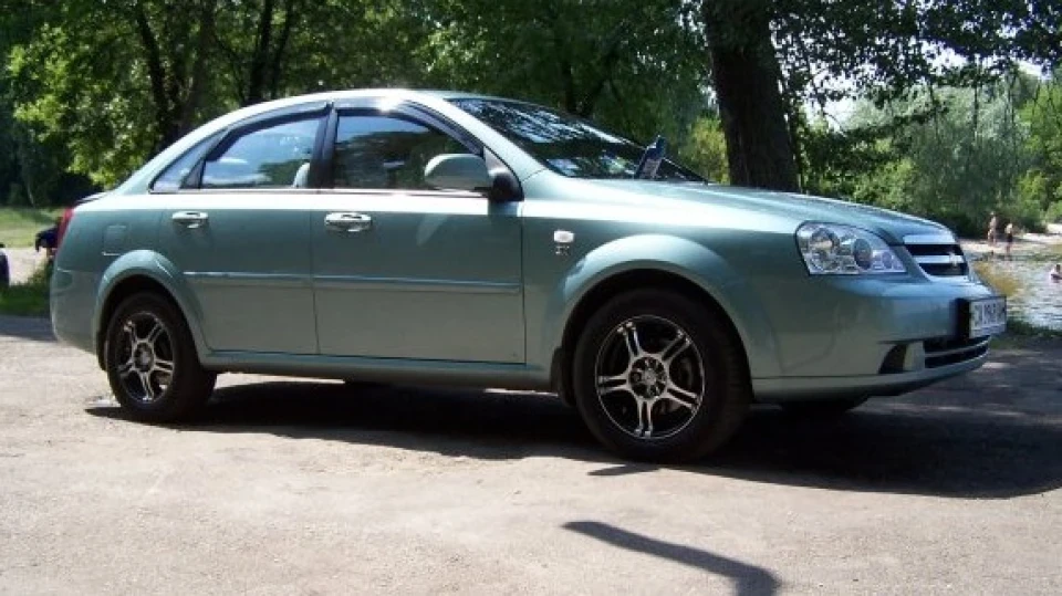 Chevrolet Lacetti 4
