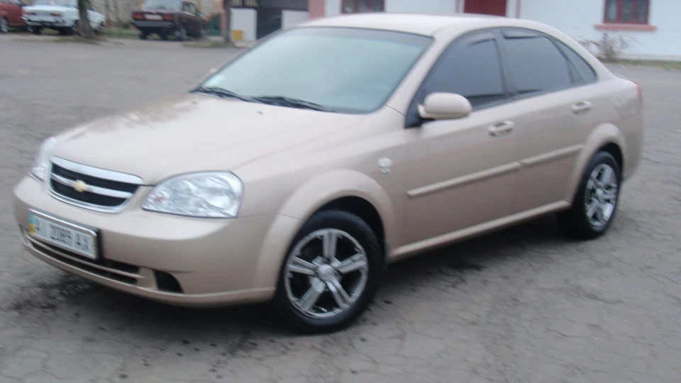 Chevrolet Lacetti 3