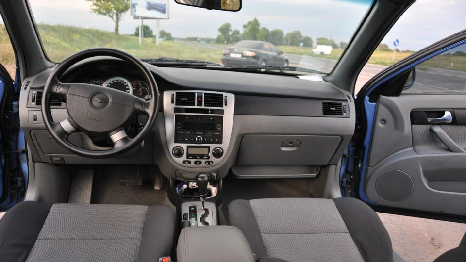 Chevrolet Lacetti 4