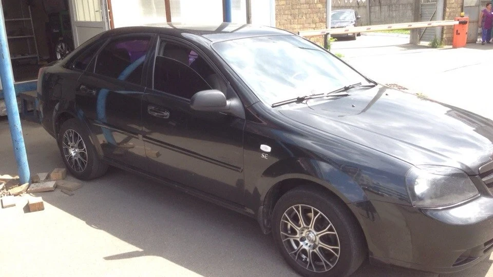 Chevrolet Lacetti 4