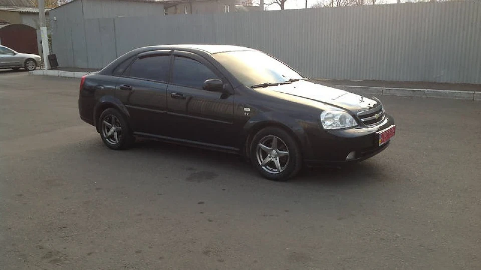 Chevrolet Lacetti 4