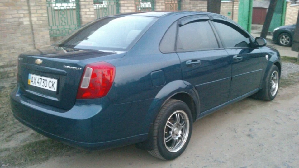Chevrolet Lacetti 4
