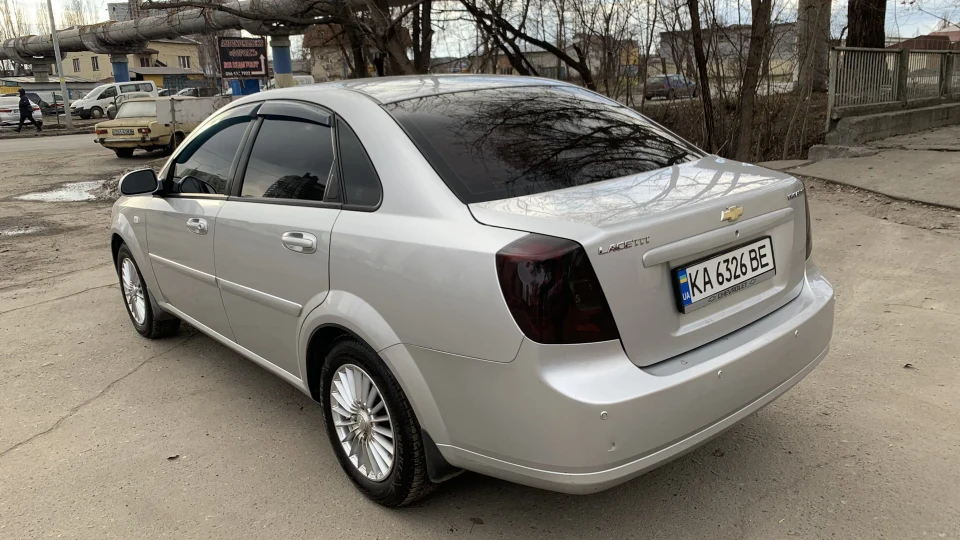Chevrolet Lacetti 1.6 SE 3