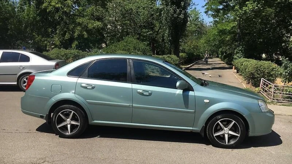 Chevrolet Lacetti 1.8 lda 3