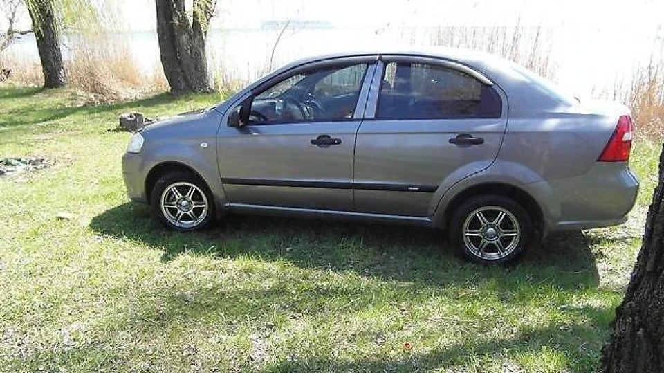 Chevrolet Lacetti 1.8 SX шмига 3
