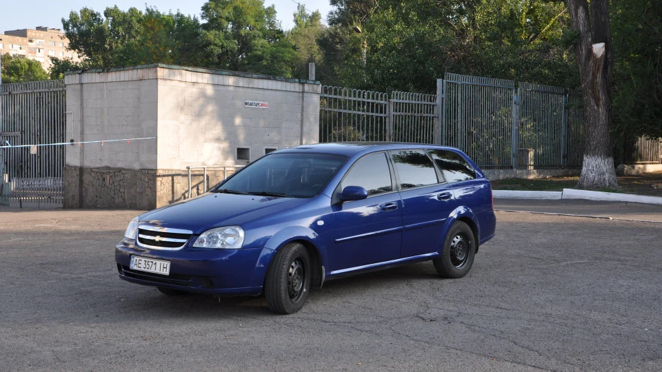 Chevrolet Lacetti 1.8 SX 2