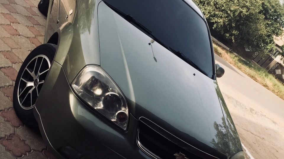 Chevrolet Lacetti 1.8 SX 2