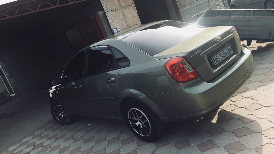 Chevrolet Lacetti 1.8 SX 3