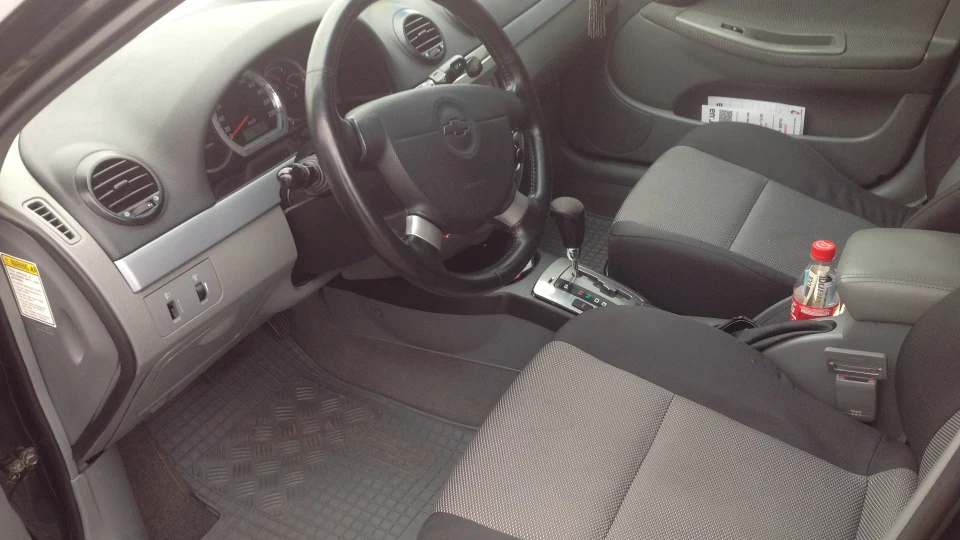 Chevrolet Lacetti CDX hatchback 4