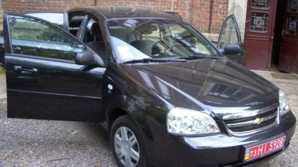 Chevrolet Lacetti чорна конячка