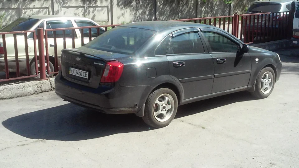Chevrolet Lacetti чорний металік 2