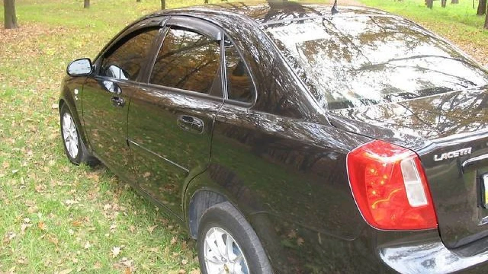 Chevrolet Lacetti чорний металюга 4