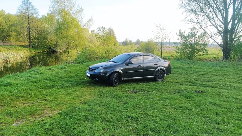 Chevrolet Lacetti Чорний падець