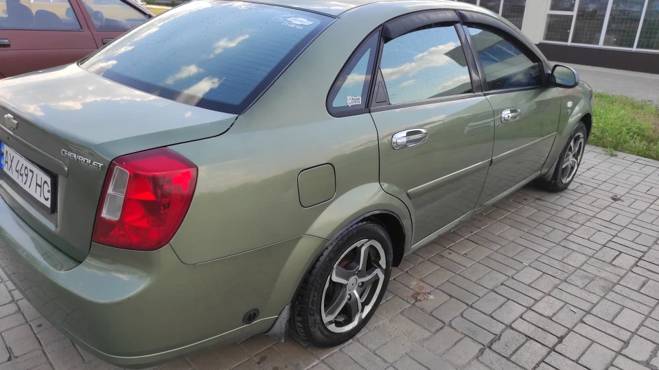 Chevrolet Lacetti KHAKI GREEN 2