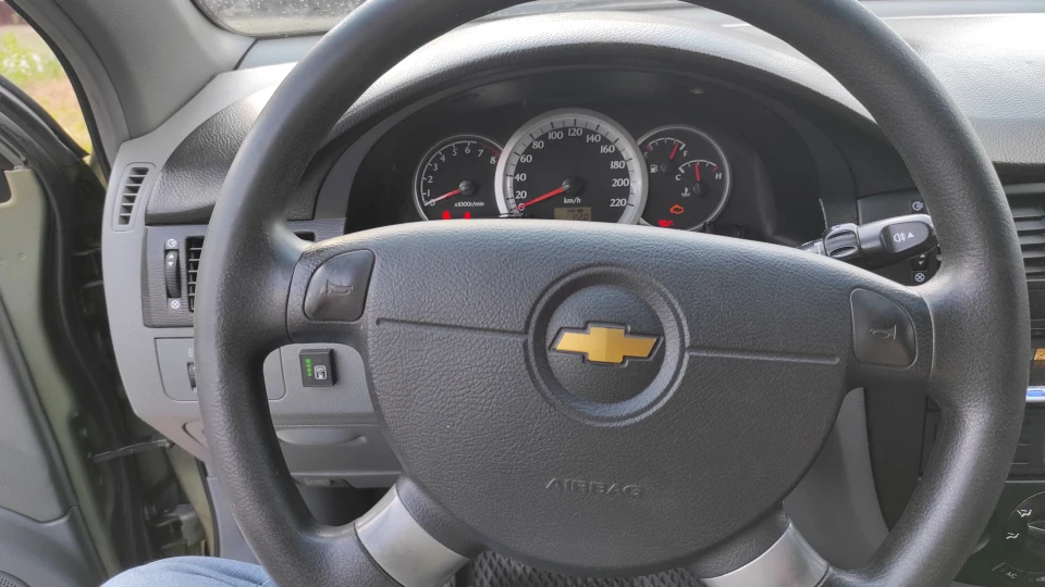 Chevrolet Lacetti KHAKI GREEN 4