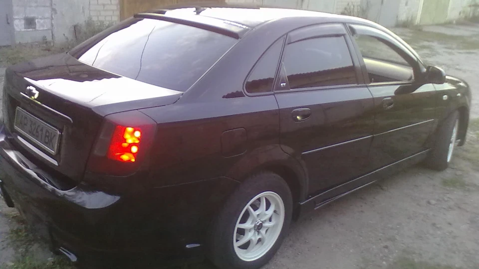 Chevrolet Lacetti \Nubira-sx Чорнява 1.8 2