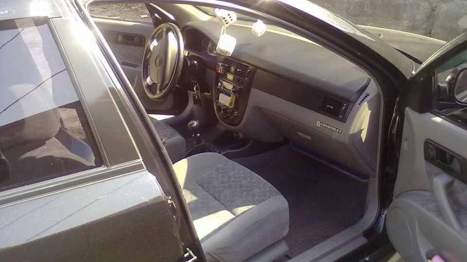 Chevrolet Lacetti \Nubira-sx Чорнява 1.8 3