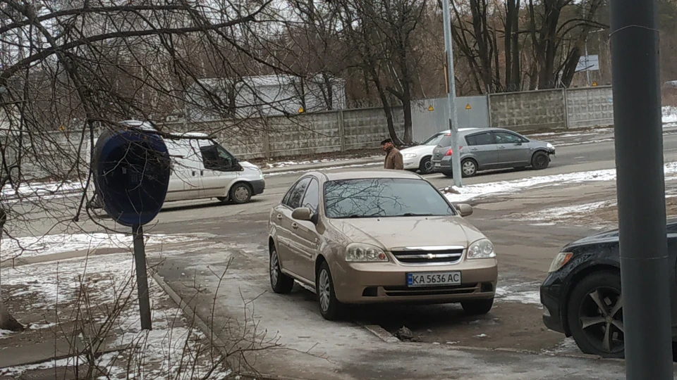 Chevrolet Lacetti поджопник