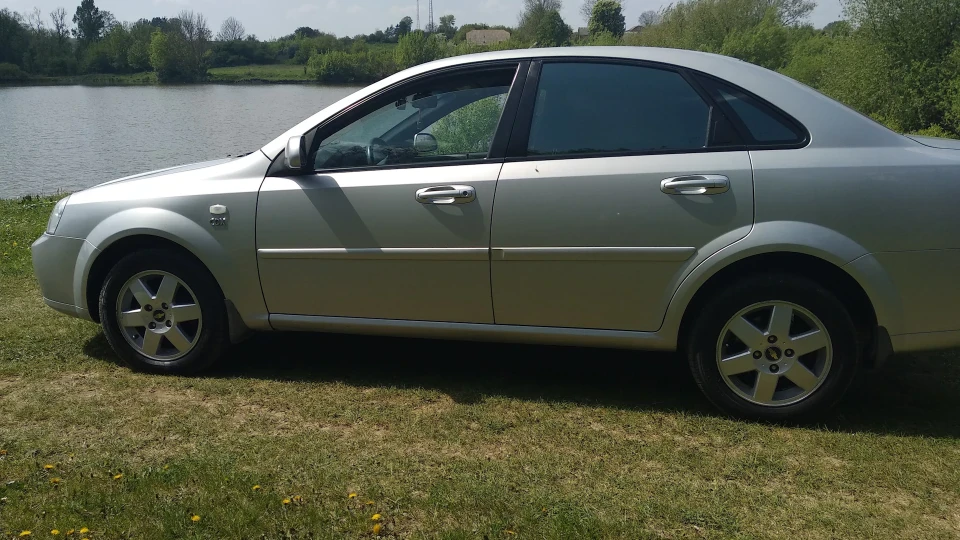 Chevrolet Lacetti Silver Spark 2
