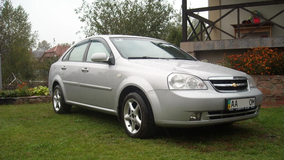 Chevrolet Lacetti Silver 2