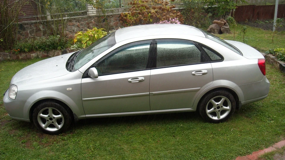 Chevrolet Lacetti Silver 3