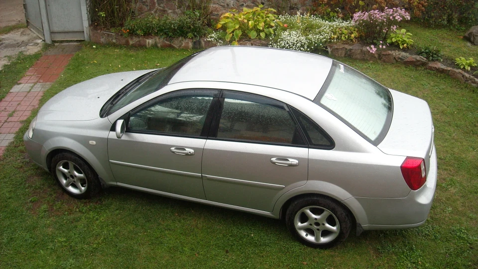 Chevrolet Lacetti Silver 4