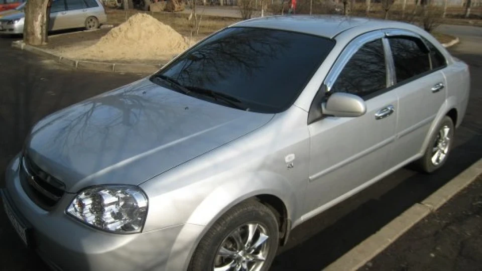 Chevrolet Lacetti SX 1.8 на ручці 2